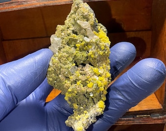 Stunning Pyromorphite and cerrusite specimen Cornwall uk location Natural crystals minerals decor healing mineral specimens