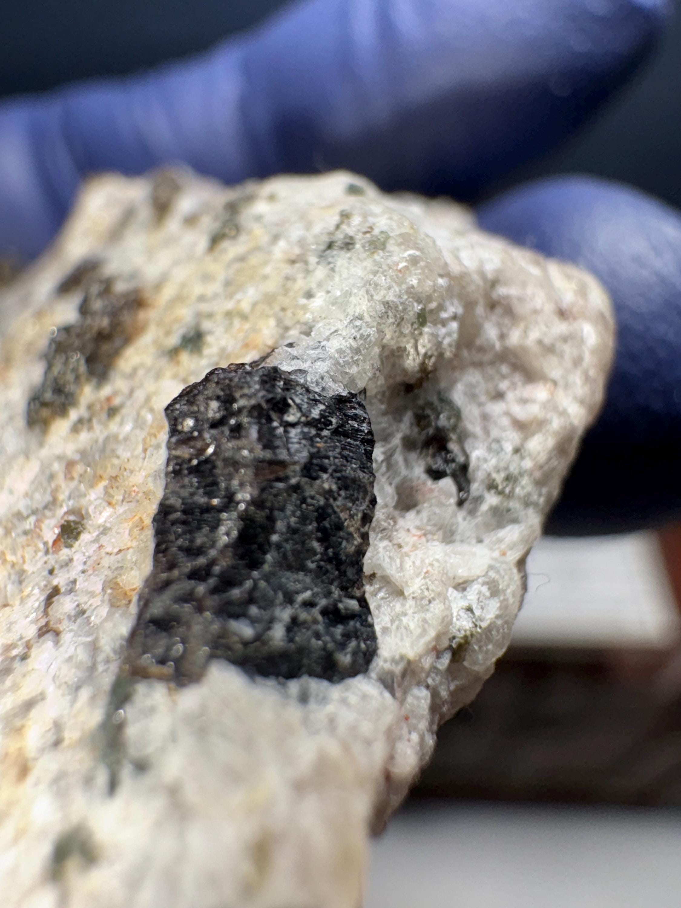 【鉱物標本】ヒボナイト/Hibonite　※レア標本！※ミャンマー 鉱物標本】ヒボナイト/Hibonite ※レア標本！※ミャンマー 鉱物標本