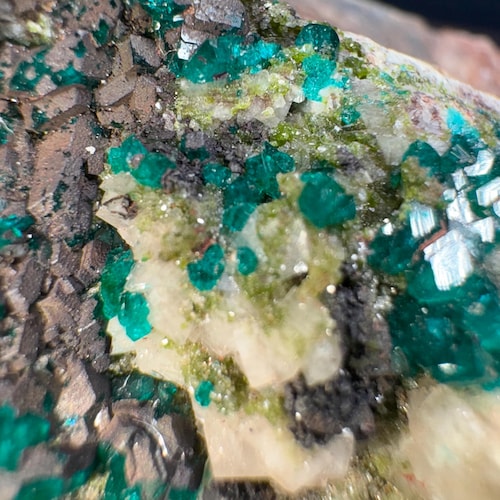 優れたスミソナイト標本 ツメブ鉱山 ナミビア 南西アフリカ 天然結晶