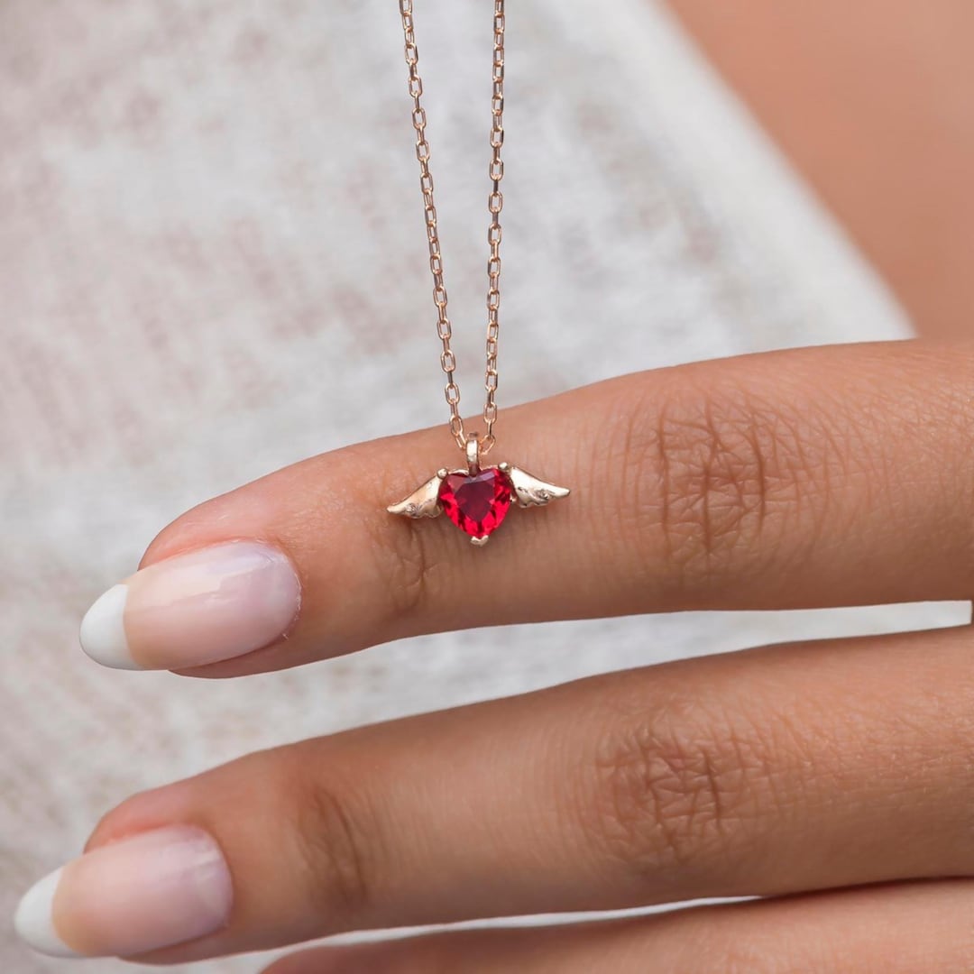 Star Jewelry 　天使の羽根　ルビー　ネックレス スターリングシルバーのルビーハートネックレス、天使の羽ネックレス