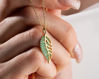 925K Silver Emerald Gemstone Leaf Necklace, Dainty Bridal Jewelry, Green Leaf Necklace, Olive Branch Gold Necklace, Nature Inspired Necklace