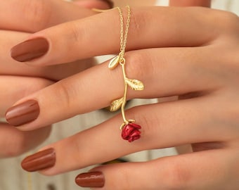 Collar de rosa roja de plata de ley, collar de rama con rosa, collar de flores románticas, regalo de dama de honor para esposa, collar minimalista