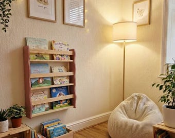 Bibliothèque pour enfants festonnée faite main | Fixé au mur | Bord ondulé | Livré entièrement assemblé |
