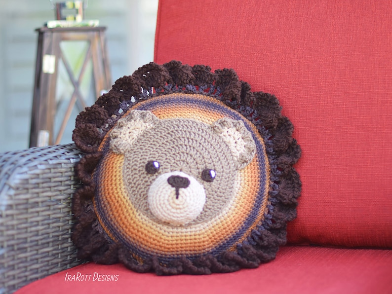 CROCHET PATTERN Cuddles The Classic Bear Pillow Bild 1