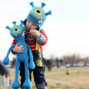 CROCHET PATTERN Plutonian Paul Alien Monster Hat and Amigurumi Toy