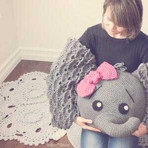 CROCHET PATTERN Josefina and Jeffery Elephant Pillow image 4