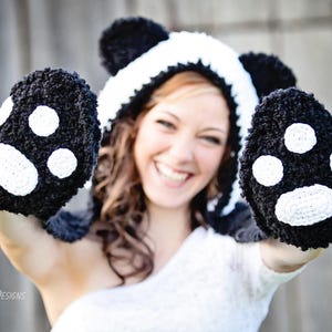 Panda Scood Crochet Pattern – Hooded Scarf with Paw-Print Pockets and Ears
