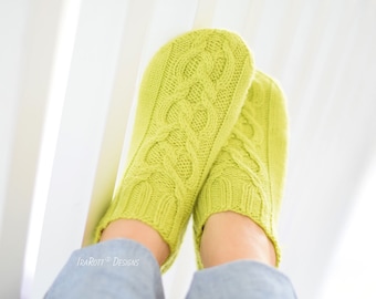 KNITTING PATTERN Ira’s Cable Knit DK Ankle Socks