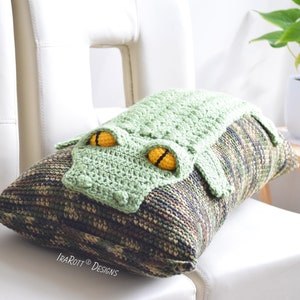 CROCHET PATTERN Snappy Simon The Crocodile Pillow image 6