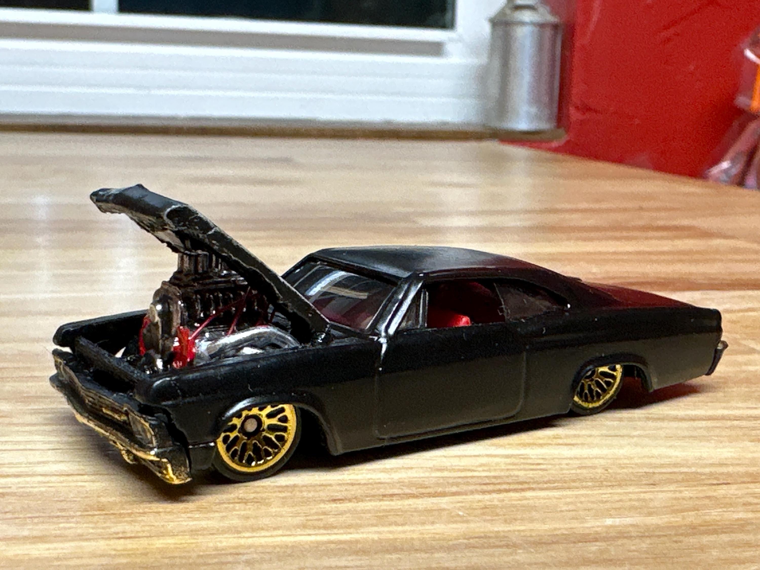 Amazon.com: Hot Wheels '65 Impala Lowrider #226 Year: 2001