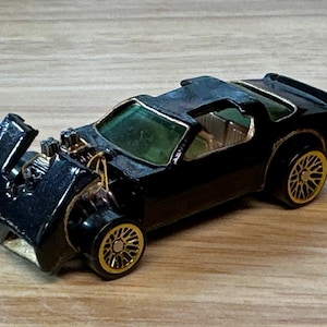 Custom Hot Wheels 1977 Pontiac Firebird Trans Am: Engine Tilt