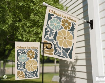 Bandera de Jardín de Chinga La Migra: Decoración de Protesta Bilingüe, Arte Latino