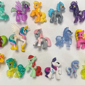 My Little Pony Blind Bag Toys. Lots of ponies! MLP Mini Figures and Cake Toppers