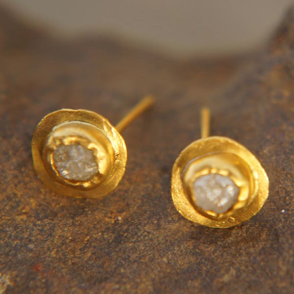 solid 24k gold//rough diamond Studs//rough diamond Earrings//stud earrings//24k gold earrings//rough diamond  gold studs//hand made studs