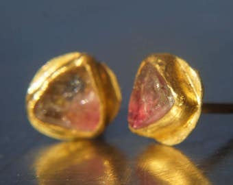 24k solid  gold- watermelon tourmalin Studs -24k gold Earrings-gold stud earrings-24k gold earrings-raw tourmaline solid gold earrings-