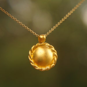 round circle dome with braided frame//pendant basic gold necklace//24k gold circle pendant//everyday disc pendant//solid gold circle pendant