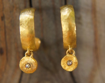 22k gold hoop earring//gold diamond hoops//22k gold jewelry//handmade gold hoop earrings,artisan fine gold unisex hoops//unique small hoop