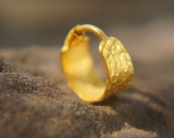 Gold hoops for man//men hoop earring//mens gold jewelry//handmade tiny hoop earrings//artisan fine gold unisex hoops//unique small hoop