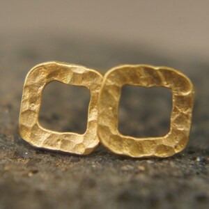 24K Gold hammered Studs//hammered gold Earrings//Handcrafted boho Earrings//Minimalist Jewelry// gold stud Earrings//artisan 24k gold studs