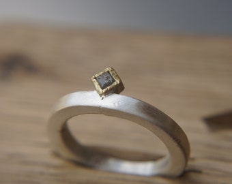 Raw Engagement Ring, 22K Gold and Rough cubic Diamond engagement ring,Unique Engagement ring,rough diamond ring, Alternative Engagement Ring