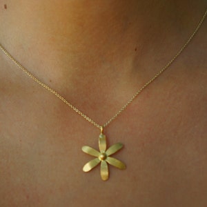 22k gold flower pendant//flower gold pendant//22k solid gold pendant//solid gold necklace//22k gold flower chain//gold flower necklace