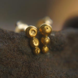 24k gold nugget studs//artisan gold earrings//gold nugget earrings//three nugget gold studs//nugget gold studs//handmade earrings