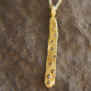 Colgante de oro de 24k con pequeño colgante de diamantes de talla rosa, colgante de diamantes de talla rosa de 24k hecho a mano, encanto de compromiso de oro, artesano de oro de 24k