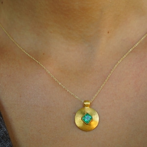 solid 24k gold pendant//gold square emerald pendant//artisan gold handmade//24k gold pendant//24k gold pendant//emerald pendant//24k gold