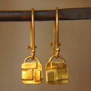 artisan 24k gold square dangles//solid gold square earrings//artisan 24k gold dangle earrings//24k hand made dangles//gold square earrings