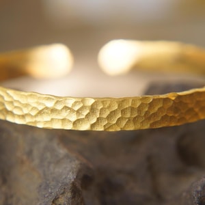 Solid 24k Gold Bracelet//Sizable 24k Gold Bracelet//24k Gold Ancient Rome bracelet//solid gold Hammered Women Men bracelet//artisan bracelet