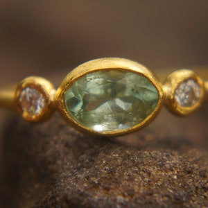 green tourmaline gold ring//24k gold ring//unique engagement ring//24k gold gem ring//gold tourmaline moissanite//moissanite and tourmaline