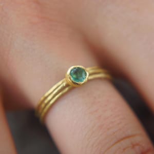 20k stacking gold emerald ring//artisan emerald stacking ring//emerald gold 20k ring//20k gold ring//24k gold hand made emerald ring