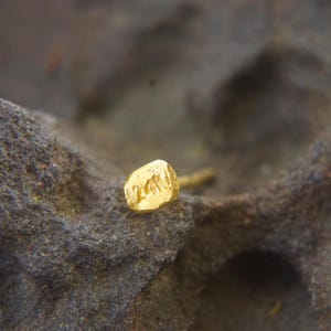 24k gold artisan studs//24k stamping gold studs//pure gold studs//rectangle studs//hand made gold earrings//square and rounded gold studs