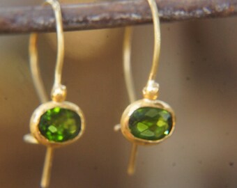 24k gold earrings//green diopside Earrings//Gold Dangle Earrings//green gem earrings//24k gold earrings//24ct earrings with stone//artisan