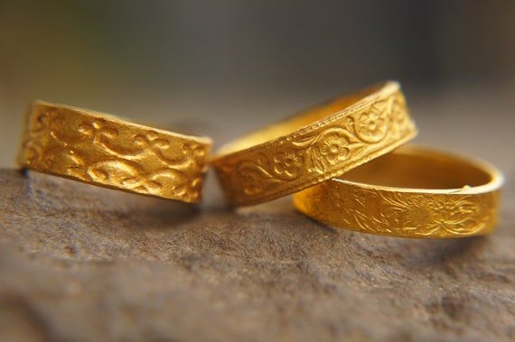 Buy Couple Rings Gold & Diamond | Latest Designs Couple Bands | Kisna