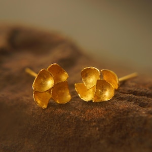 24K Gold studs//24k gold scarps earrings//for sensitive ears//minimalist Jewelry//biblical jewelry collection//solid gold//disc gold studs