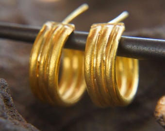 24k gold hoop earring//hollow tunnels hoop earring//24k gold jewelry//handmade hoop earrings//artisan fine gold hoops//unique 24k hoop