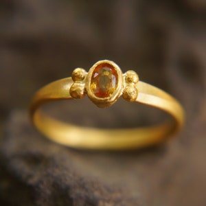 24k gold orange sapphire and nuggets ring//delicate orange sapphire ring//sapphire 24k gold ring//sapphire ring//artisan 24k gold ring