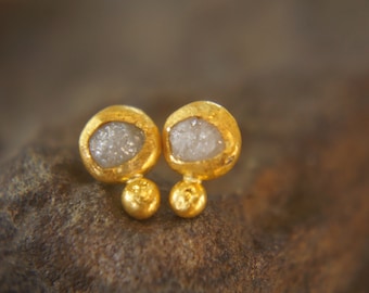 solid 24k gold//rough diamonds Studs//diamond gold Earrings//gold stud earrings//24k gold earrings//rough diamond gold studs//24k artisan