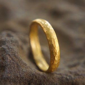 24k gold ring//gold statement ring//24k engagement ring//24k gold wedding ring//artisan ring//boho engagement ring//curved hammered ring