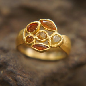 24k gold sapphire ring//artisan orange sapphire ring//24k multicolor ring//24k gold ring//24k gold warm sapphire ring//24k artisan ring