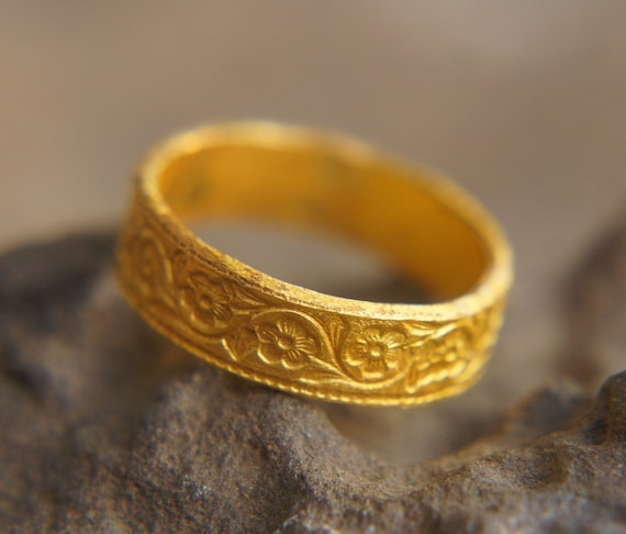 GUINEA 22k GOLD EXCLUSIVE RING - Guinea - The Hallmark Jewellers