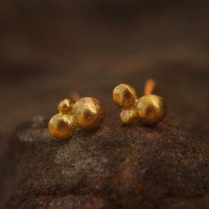 24k gold nugget studs//artisan gold earrings//gold nugget earrings//three nugget gold studs//nugget gold studs//handmade earrings
