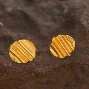24K Gold studs//24k gold earrings//custom Earrings//Minimalist Jewelry//artisan studs//solid gold//solid gold studs//24k decorated earrings