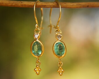 24k gold emerald diamond dangles//emerald champagne diamond gold earrings//handmade artisan gold dangles//24k solid gold dangles
