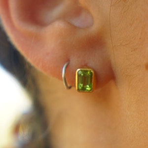 solid 24k gold//green peridot Earrings//24k gold Studs// 24k gold earrings//green rectangle peridot // 24k gold with stone//solid gold studs