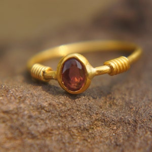 24k gold red sapphire ring//artisan red sapphire ring//24k gold ring//24k gold hand made sapphire ring//artisan gold sapphire ring image 4