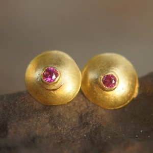 solid 24k gold//ruby gold Studs//red ruby Earrings//stud earrings//24k gold earrings//ruby studs//hand made studs//square ruby studs//24k