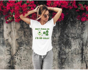 Camiseta divertida de enfermera del Día de San Patricio: Trébol de cuatro hojas, No me pellizques