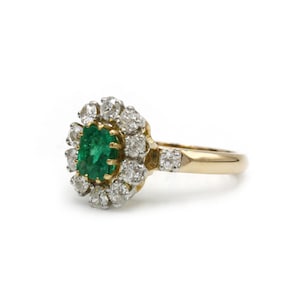 Daisy ring - Gold, diamonds and emerald